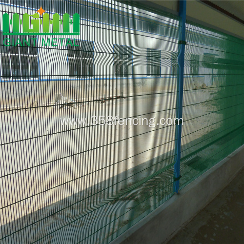 Galvanized Green 3 Twist Metal Fence